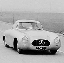 Mercedes-Benz 300 SL (W 194), Chassisnummer 1, 1952. Pressevorstellung am 12.3.1952 auf der Autobahn Stuttgart-Heilbronn.